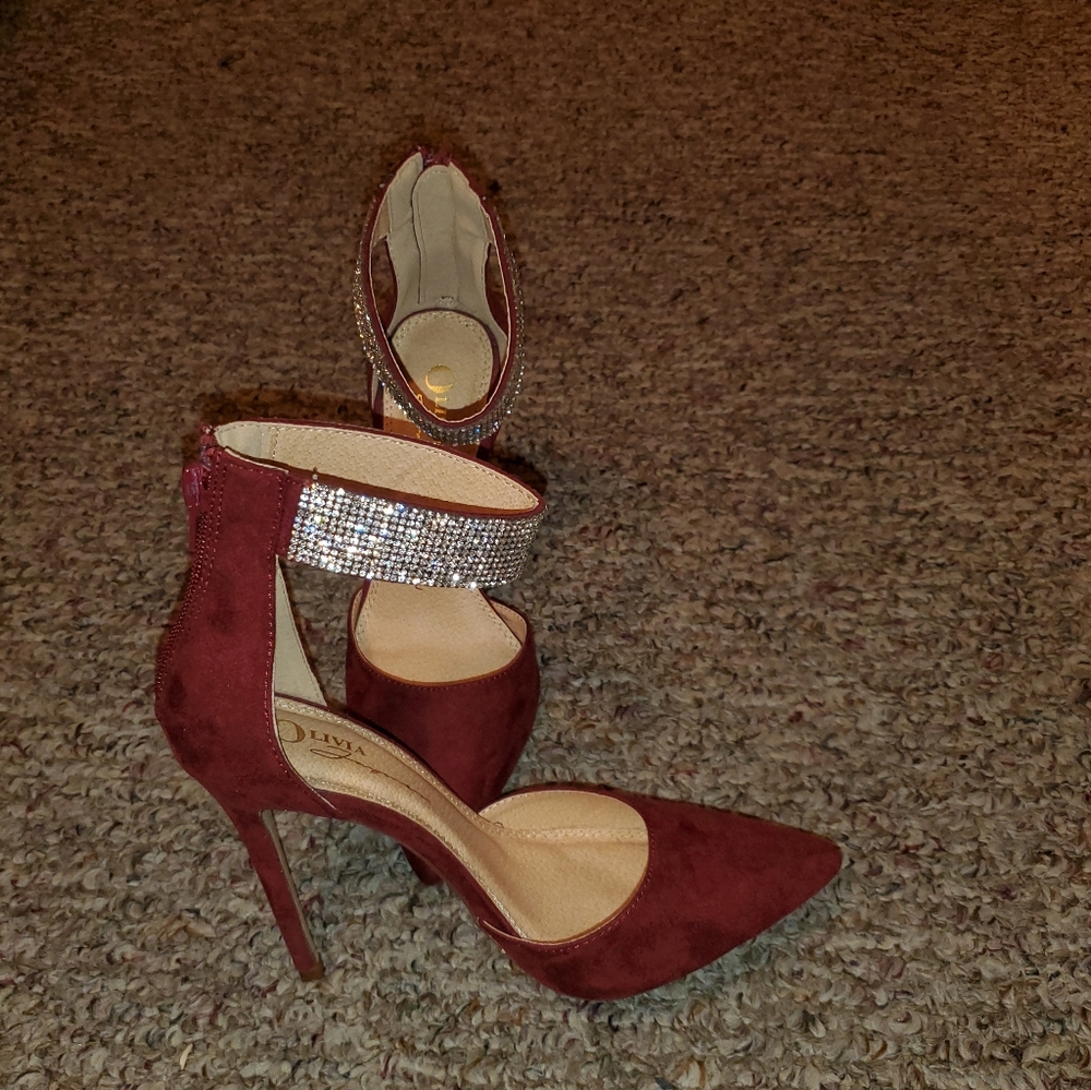 Heels - Picture 3 of 3